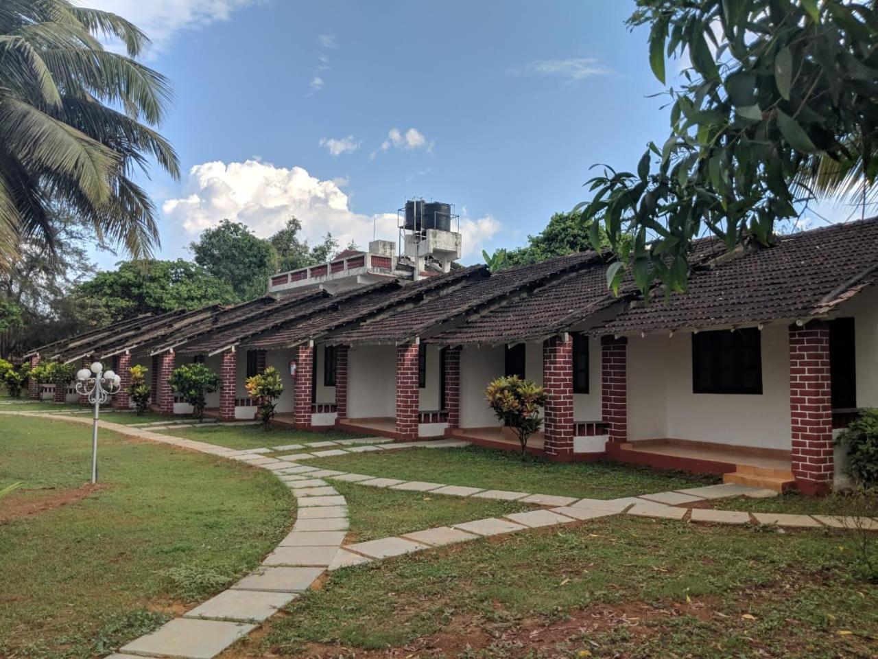 Lamour Beach Resort Benaulim Bagian luar foto