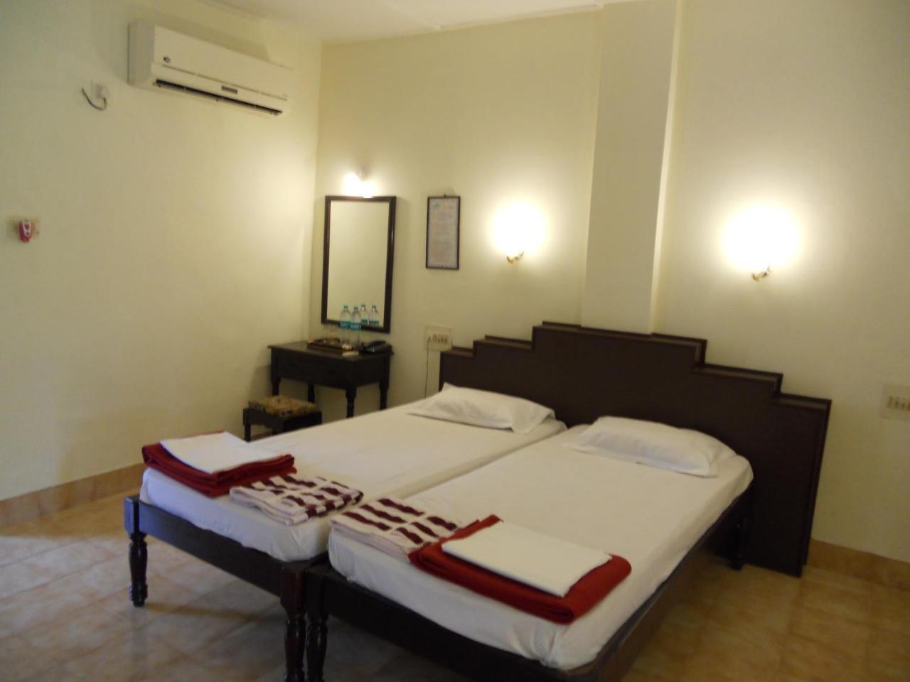 Lamour Beach Resort Benaulim Bagian luar foto